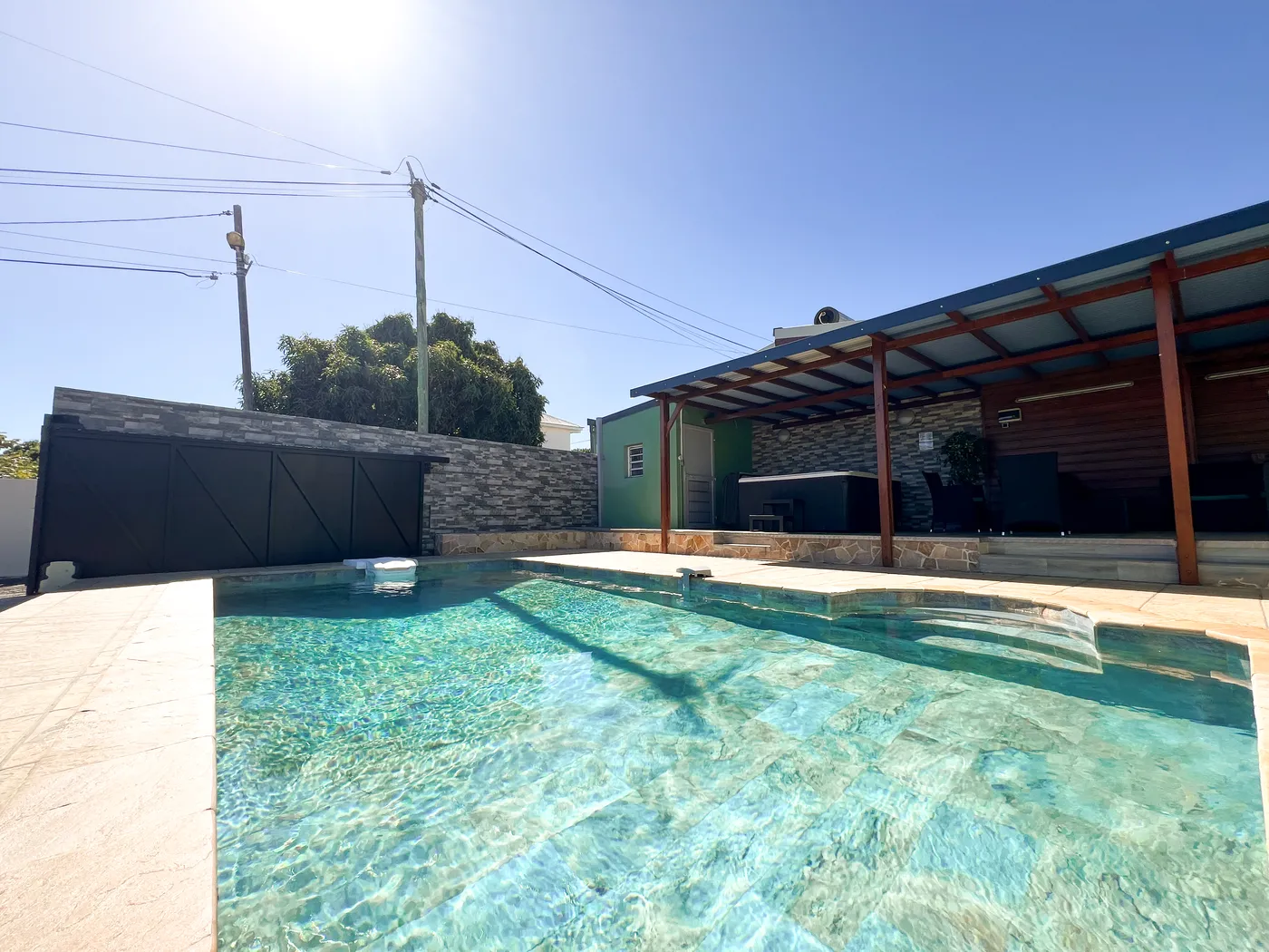 Terrasse et piscine de la villa 8 personnes à Ligne des Bambous