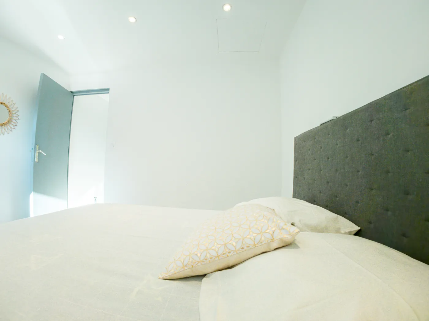 Chambre 3 lit double et accès couloir