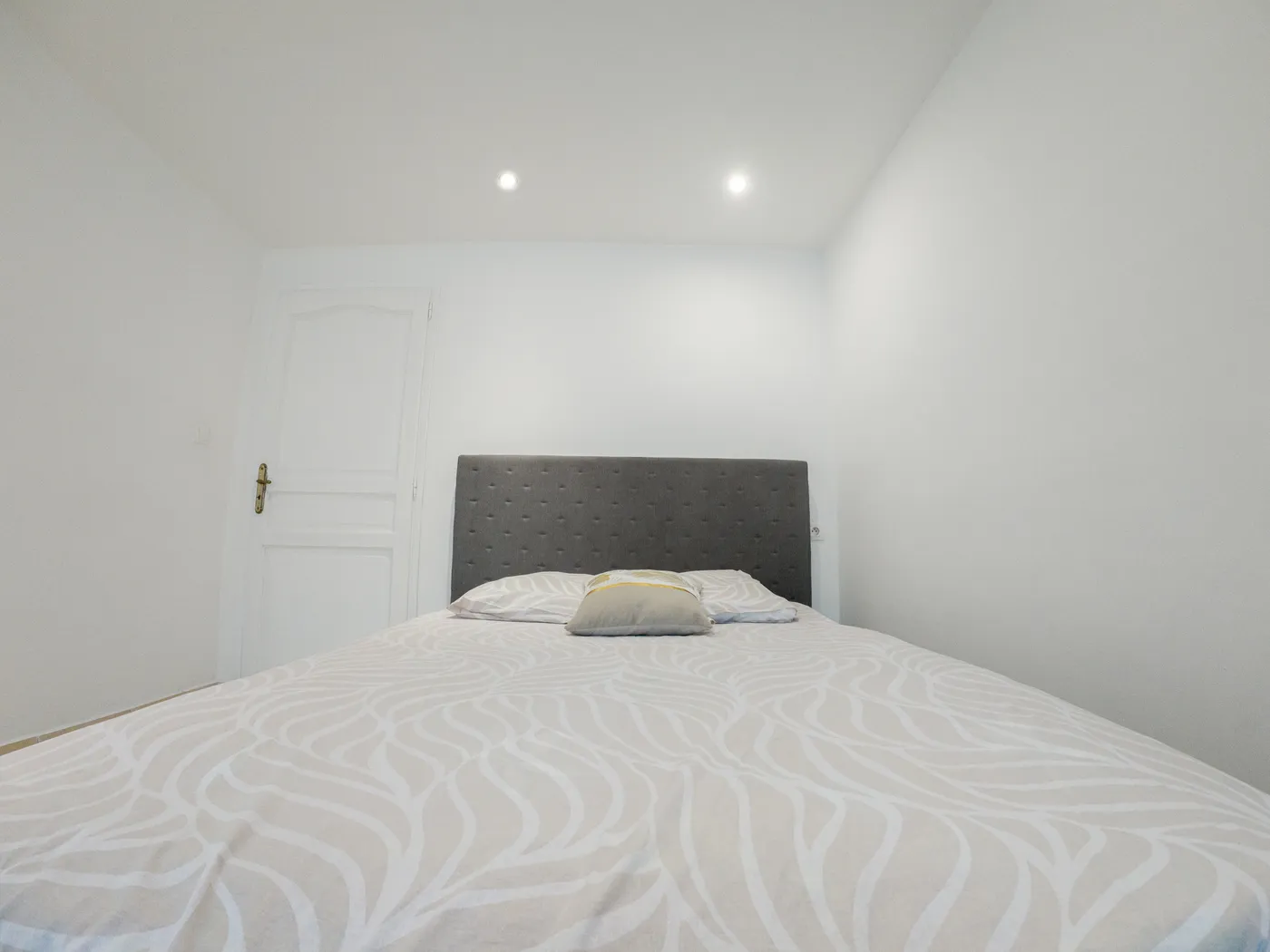 Chambre 1 vue depuis le lit